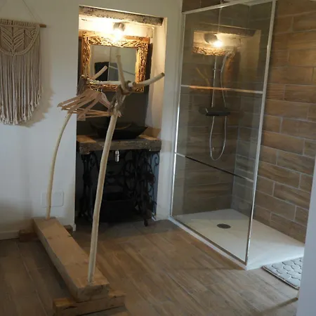 D Hotes Atelier De Jean Paul Bed & Breakfast